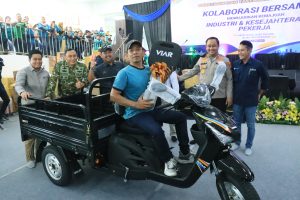 Peringatan May Day di Stadion Gejos Berjalan Kondusif, Kapolres Gresik Apresiasi Elemen Buruh