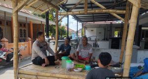 Perkuat Kemitraan dengan Perangkat Desa, Polsek Camplong Gelar Patroli Dialogis di Desa Tambaan