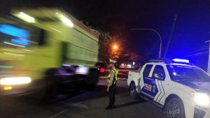 Antisipasi Kecelakaan dan Pelanggaran, Satlantas Polres Sampang Gelar Patroli Malam MQR Mobile Blackspot
