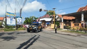 Meriahkan Kelulusan Kelas VI, SDN IV Polagan Gelar Pawai Pendidikan Perdana Dikawal Polsek Sampang Kota