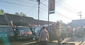 Hadir di Tengah Keramaian Pasar Hewan, Polsek Robatal Polres Sampang Ajak Warga Aktif Jaga Harkamtibmas