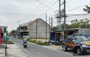 Polsek Sreseh Gelar Patroli Harkamtibmas di Desa Labuhan untuk Antisipasi Kejahatan 3C