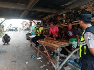 Ciptakan Ruang Publik Aman, Polsek Sreseh Gencarkan Patroli Harkamtibmas di Desa Labuhan