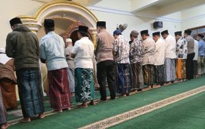 Lewat Gerakan Subuh Keliling, Polsek Karang Penang Masifkan Edukasi Kamtibmas di Masjid Baitur Rohman