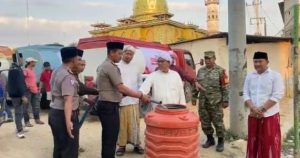 Tanggap Kemarau Panjang, Polres Sampang Distribusikan 120 Ribu Liter Air Bersih